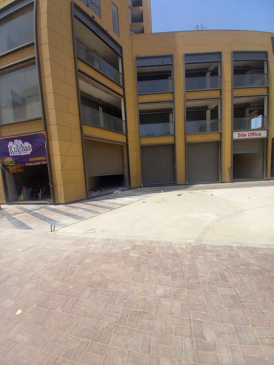 1579 Sq.FT Showroom Ground Floor for Rent in Gota Ahmedabad - Media 11