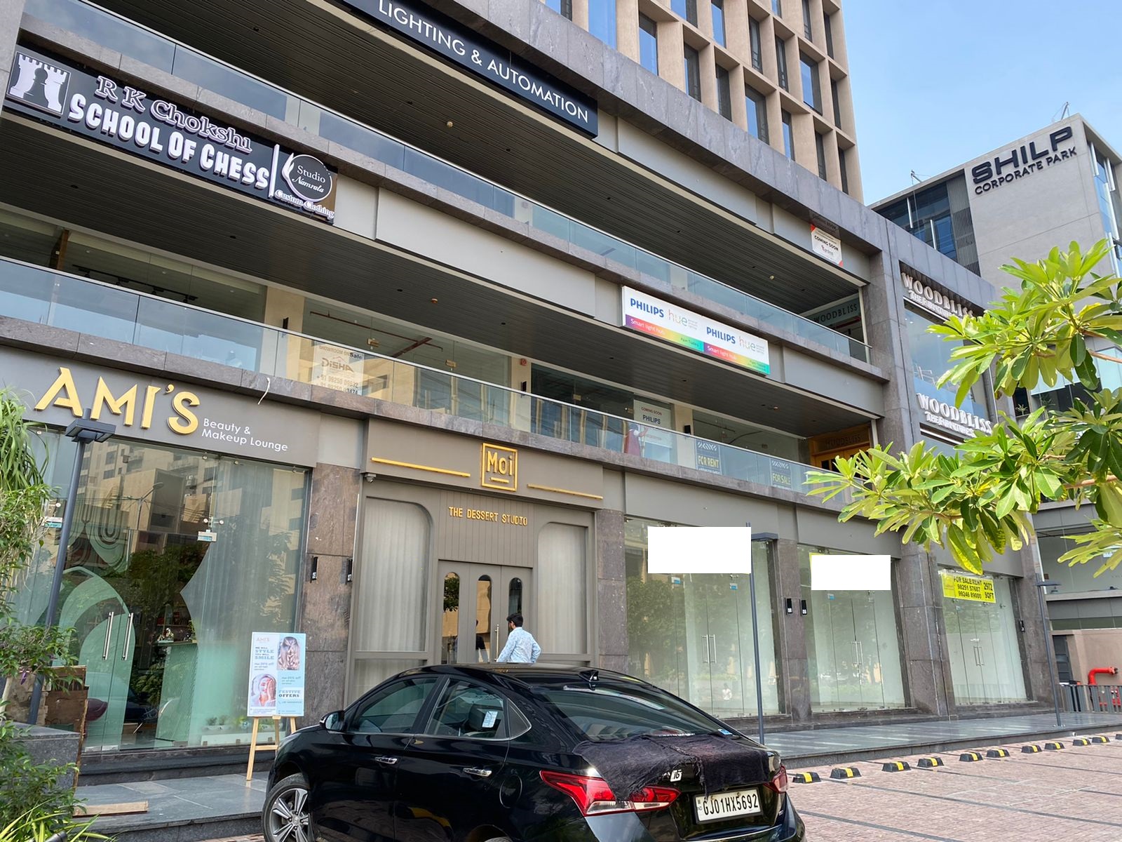 2737 Sq.FT Showroom Ground Floor for Rent in Rajpath Rangoli Road Ahmedabad - Media 4