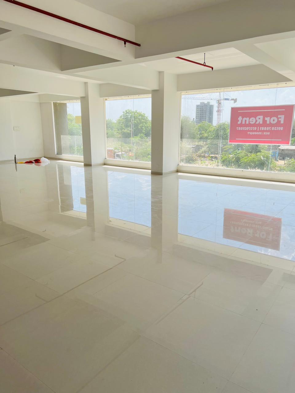 2500 Sq.FT Showroom First Floor for Rent in Gota Ahmedabad - Media 3