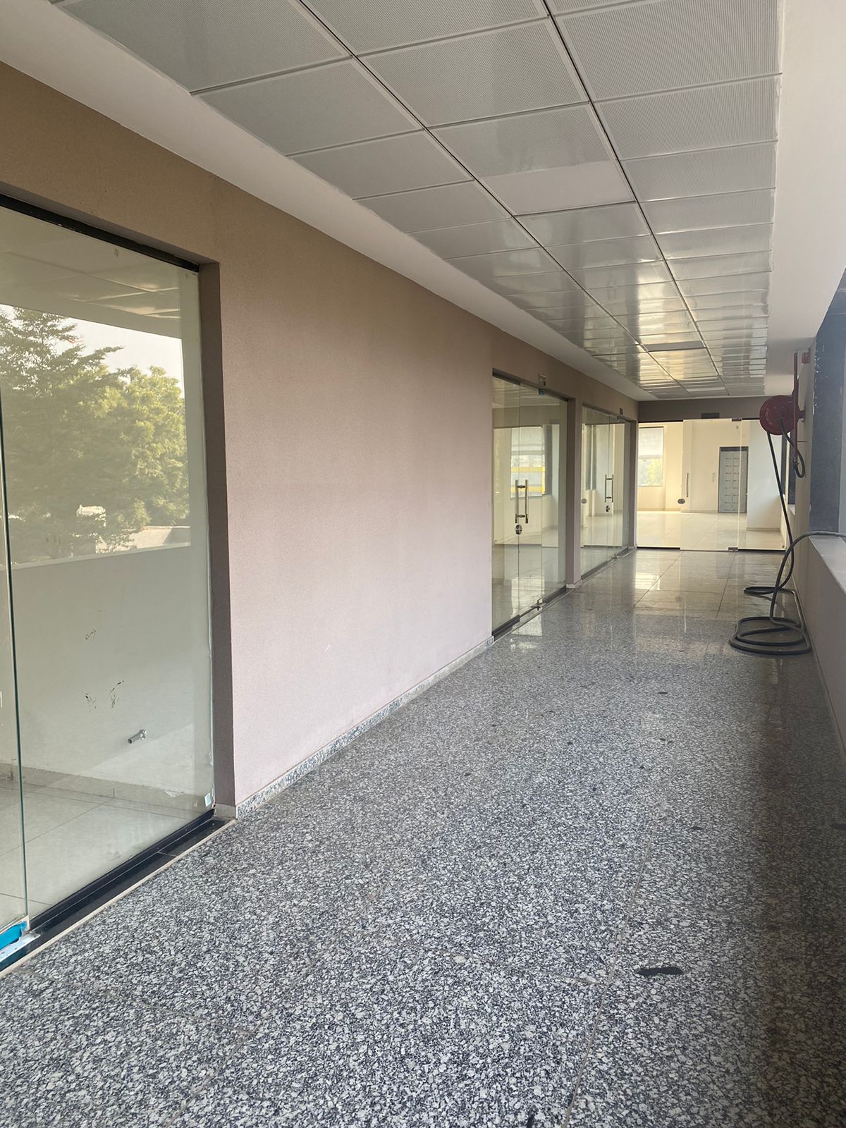 1838 Sq.FT Showroom Ground Floor for Rent in Sola Ahmedabad - Media 9