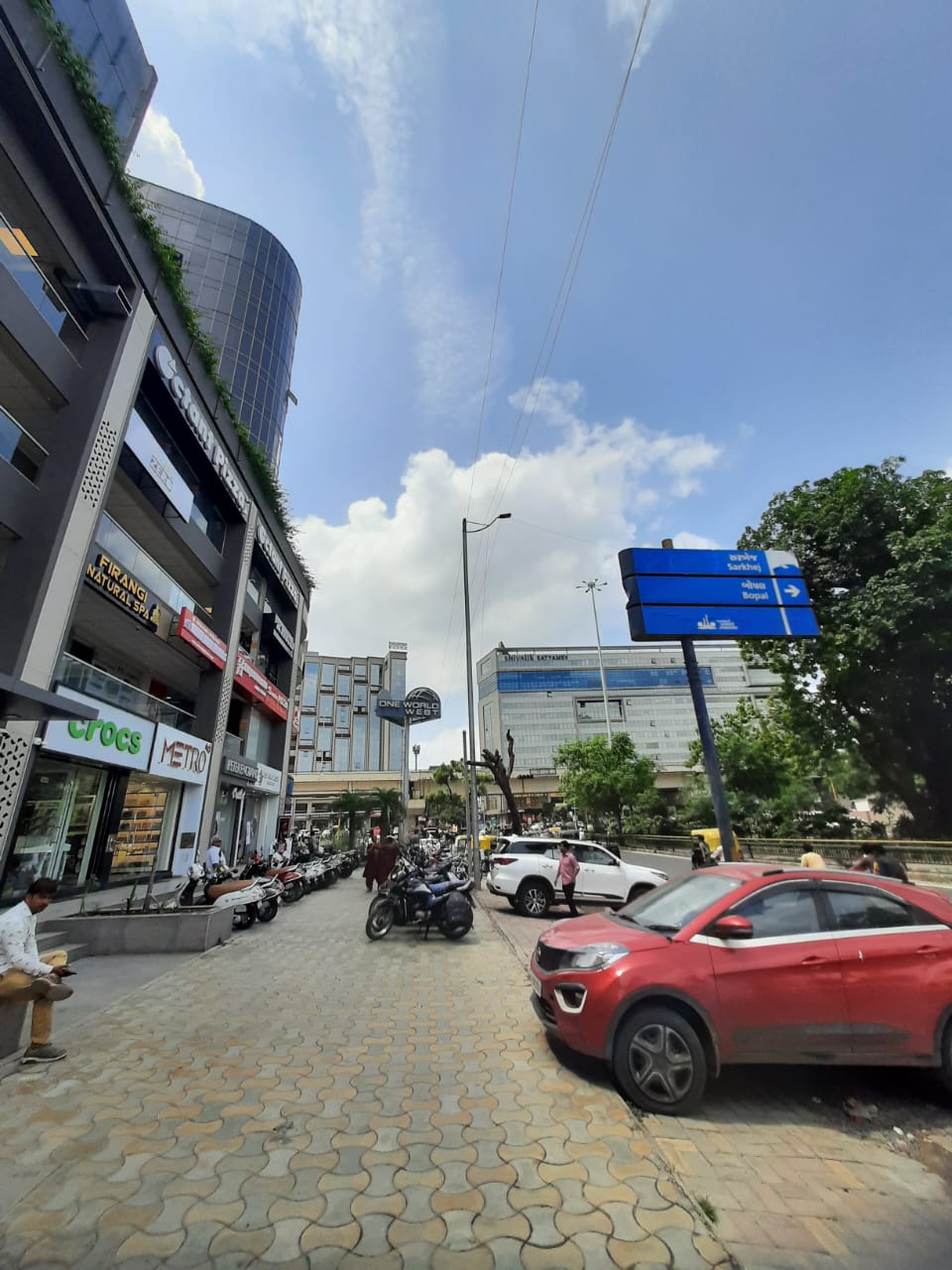 1600 Sq.FT Showroom Second Floor for Rent in Ambli-bopal Road Ahmedabad