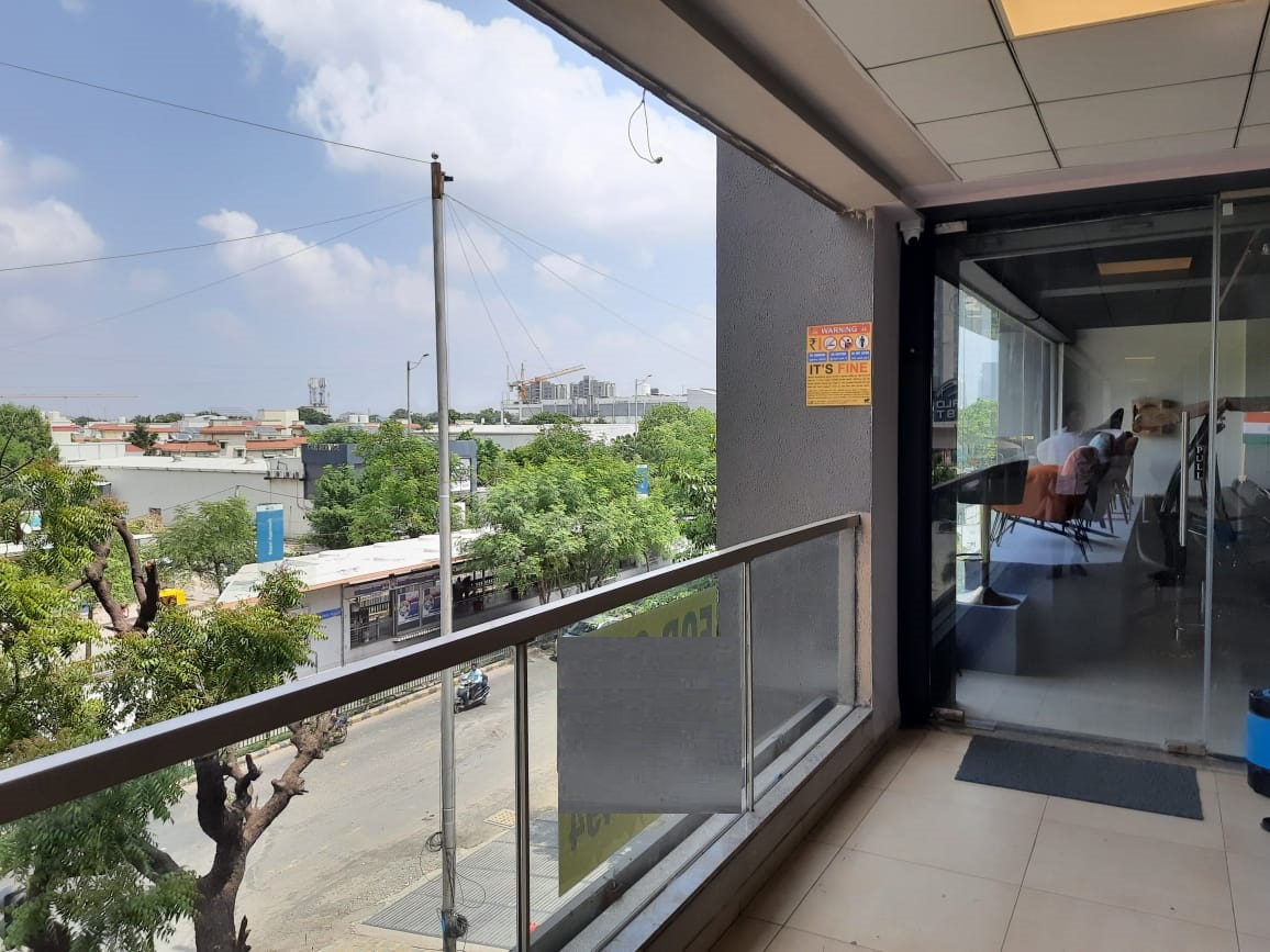 1600 Sq.FT Showroom Second Floor for Rent in Ambli-bopal Road Ahmedabad - Media 3
