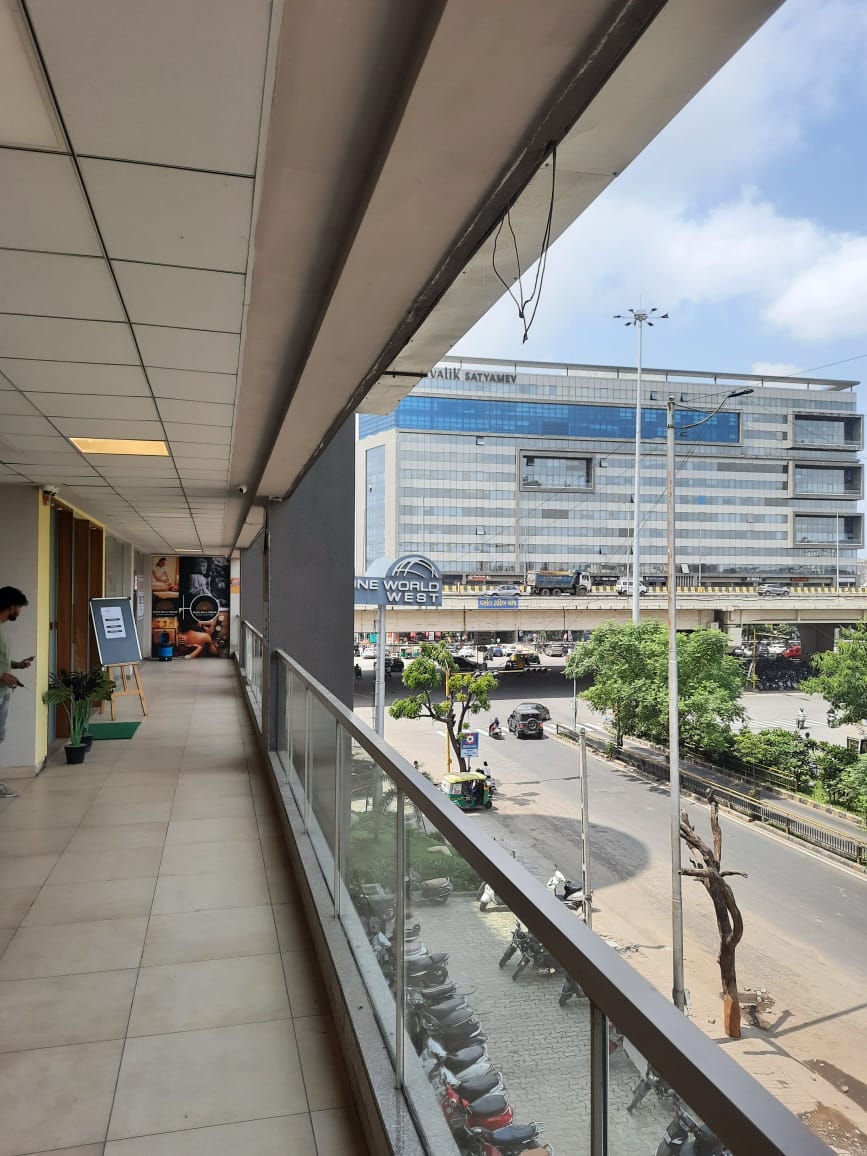 1600 Sq.FT Showroom Second Floor for Rent in Ambli-bopal Road Ahmedabad - Media 8