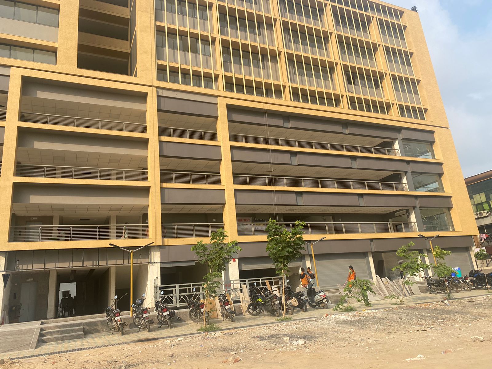 9000 Sq.FT Showroom Ground Floor for Rent in Science City Road Ahmedabad - Media 3