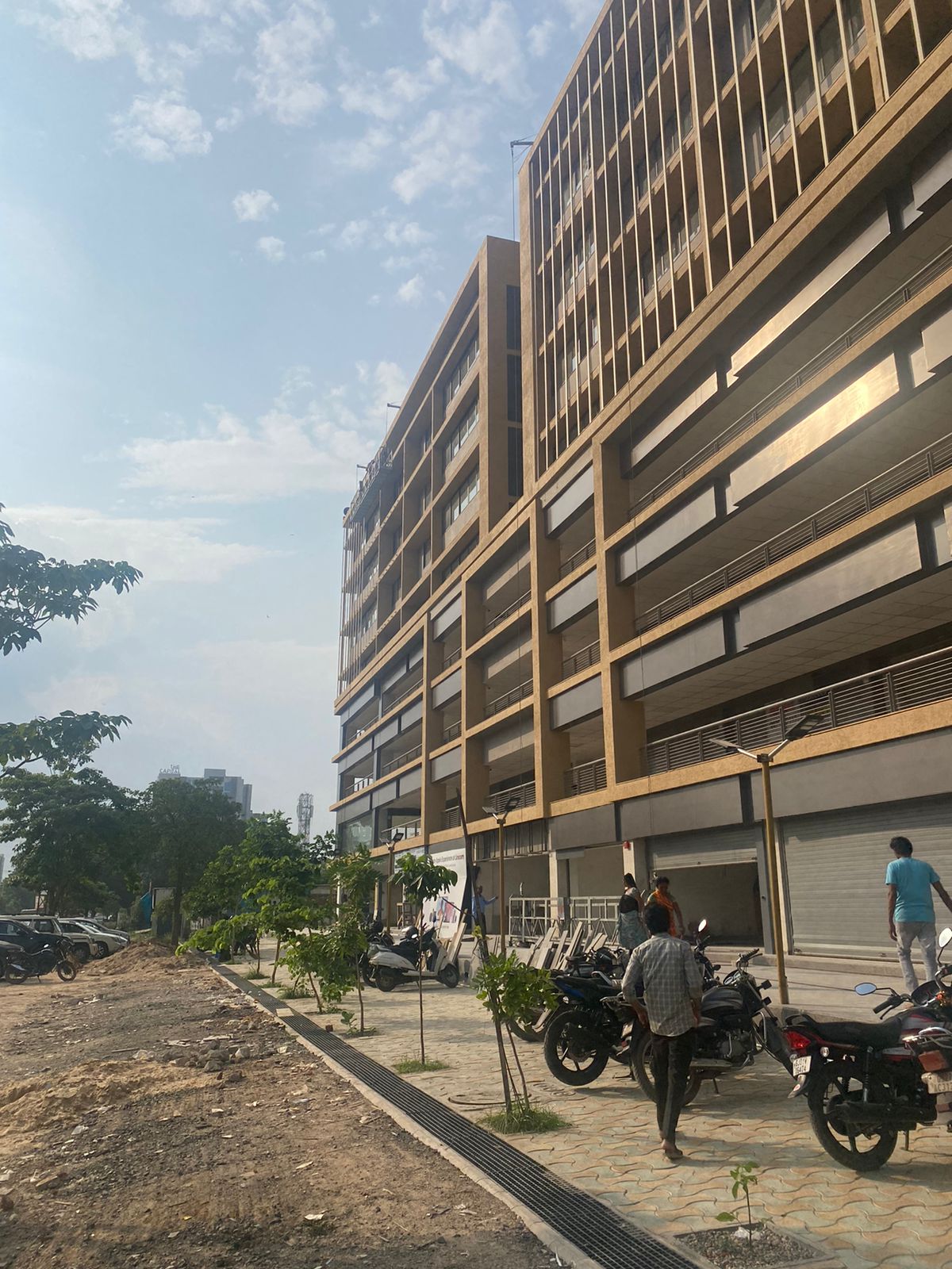 9000 Sq.FT Showroom Ground Floor for Rent in Science City Road Ahmedabad - Media 5