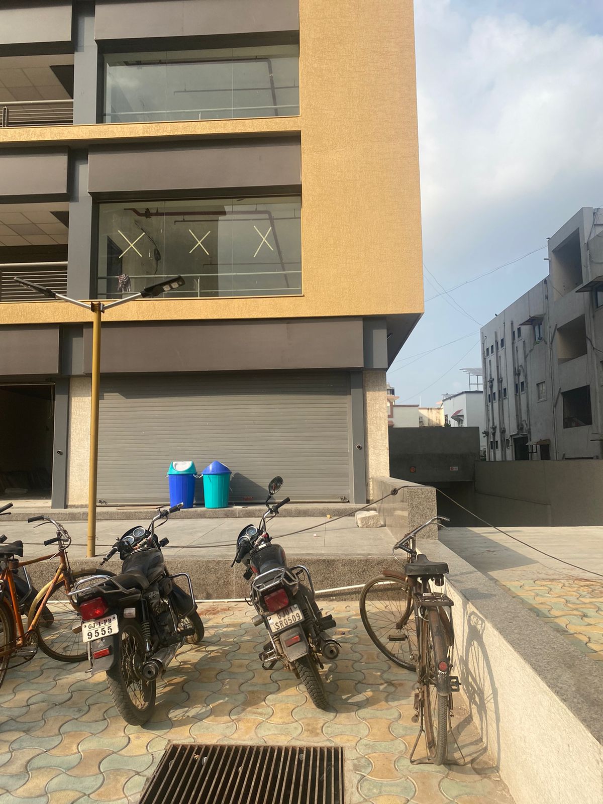 9000 Sq.FT Showroom Ground Floor for Rent in Science City Road Ahmedabad - Media 7