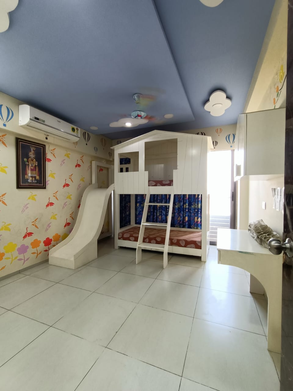 3 BHK 2891 Sq.FT Residential Flat for Rent in Thaltej Ahmedabad - Media 12