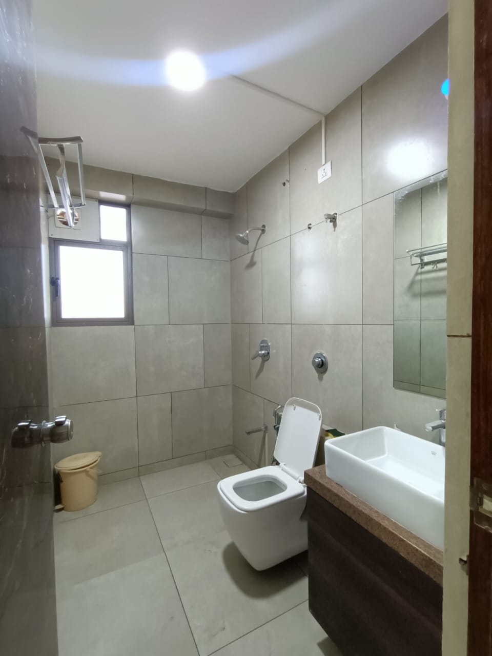 3 BHK 2891 Sq.FT Residential Flat for Rent in Thaltej Ahmedabad - Media 13