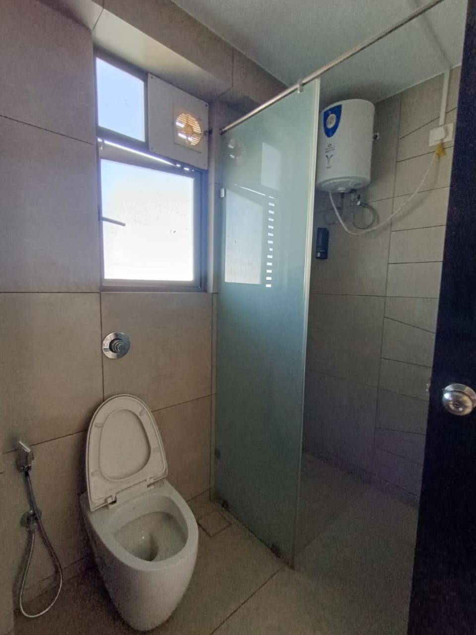 3 BHK 2891 Sq.FT Residential Flat for Rent in Thaltej Ahmedabad - Media 15