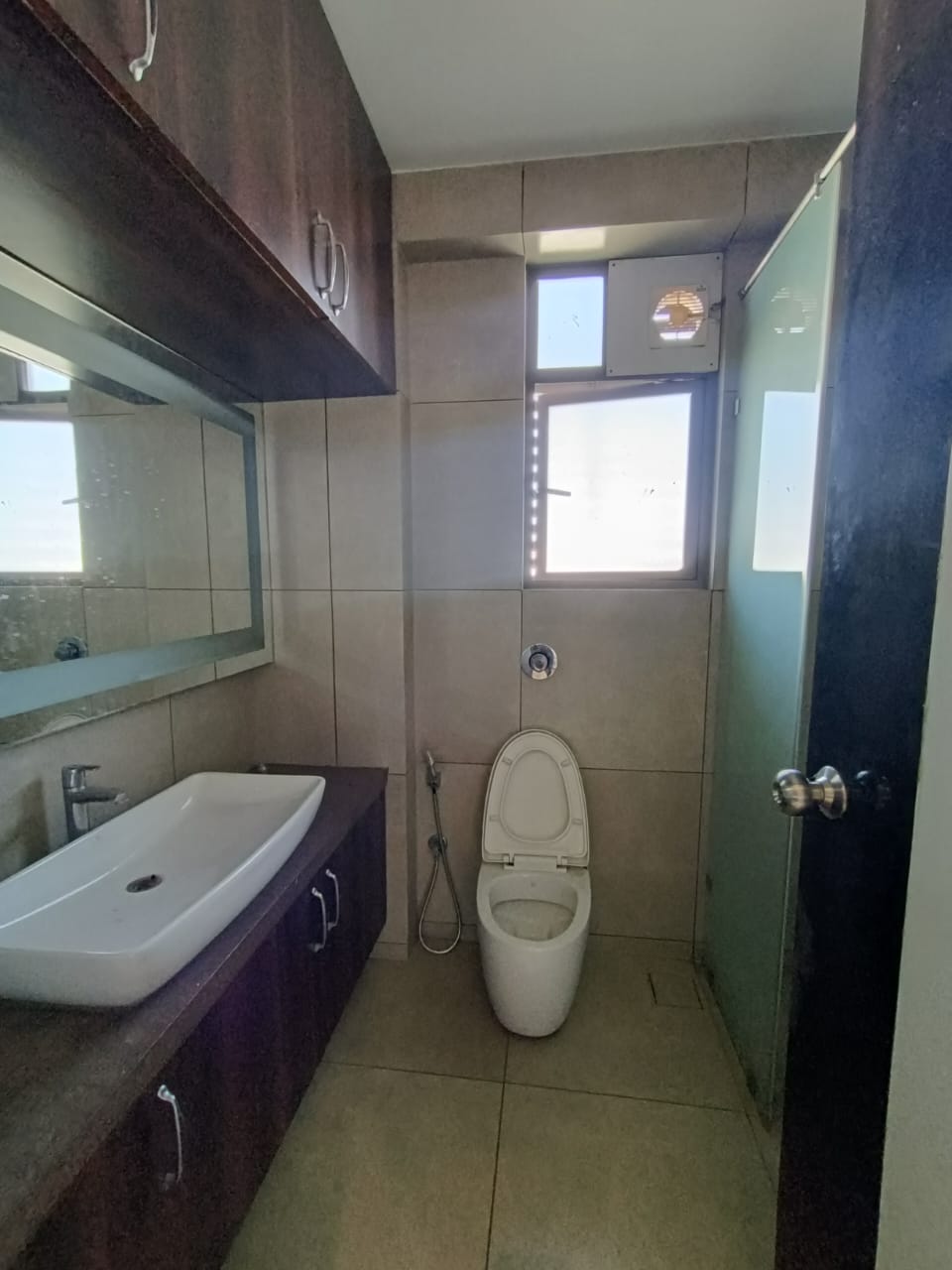 3 BHK 2891 Sq.FT Residential Flat for Rent in Thaltej Ahmedabad - Media 16