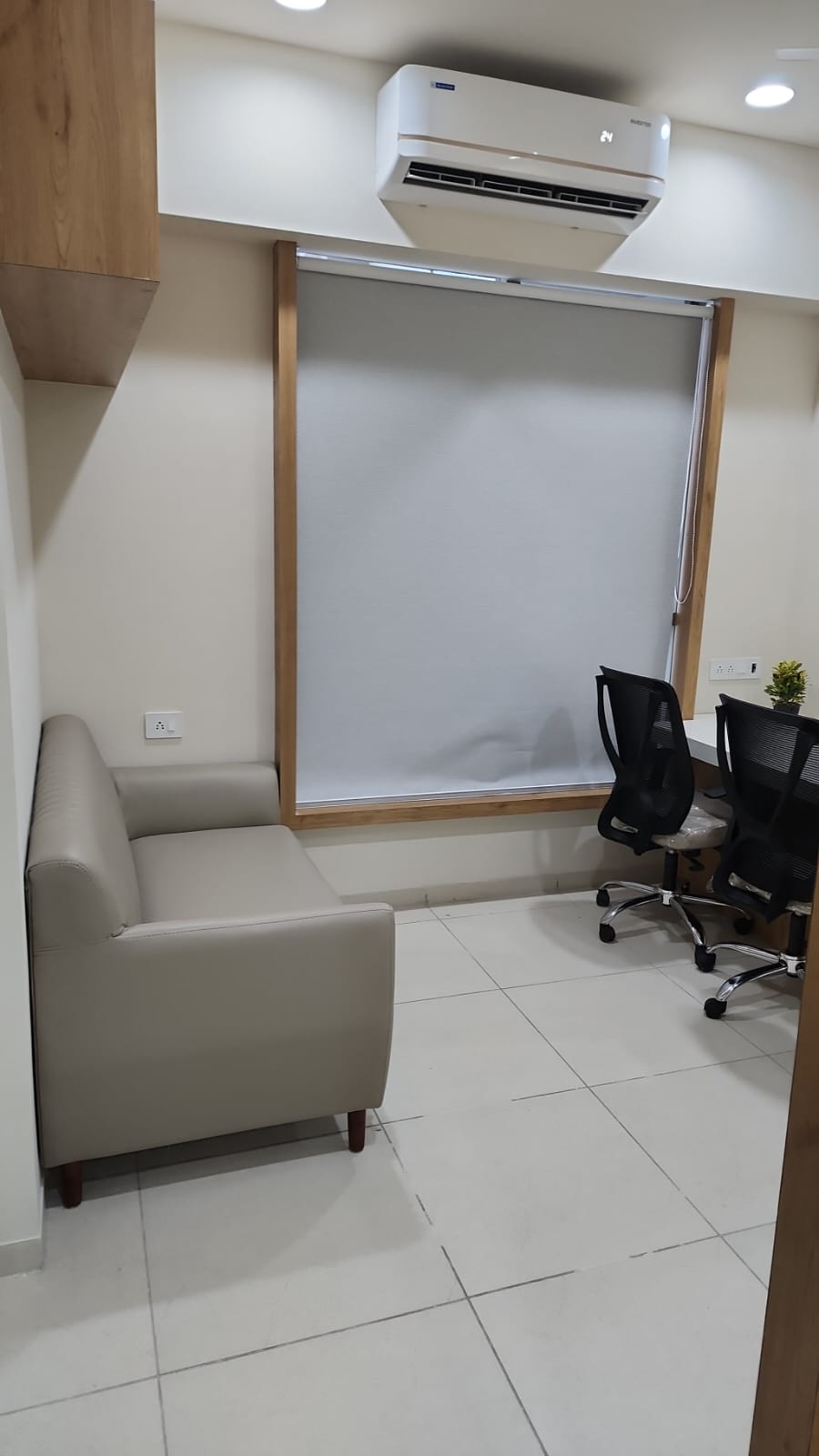 920 Sq.FT Commercial Office for Rent in Science City Road Ahmedabad - Media 7