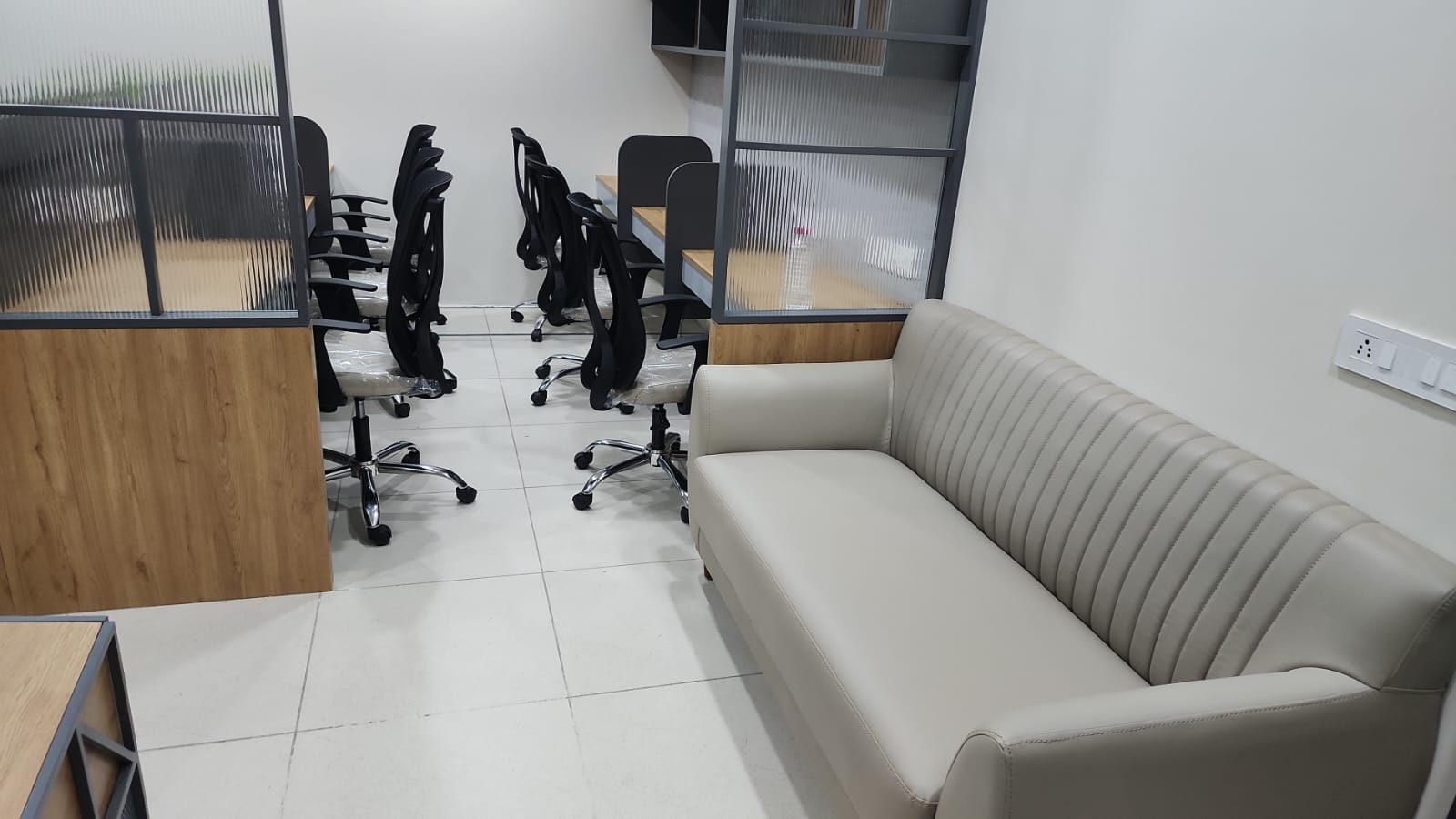 920 Sq.FT Commercial Office for Rent in Science City Road Ahmedabad - Media 3