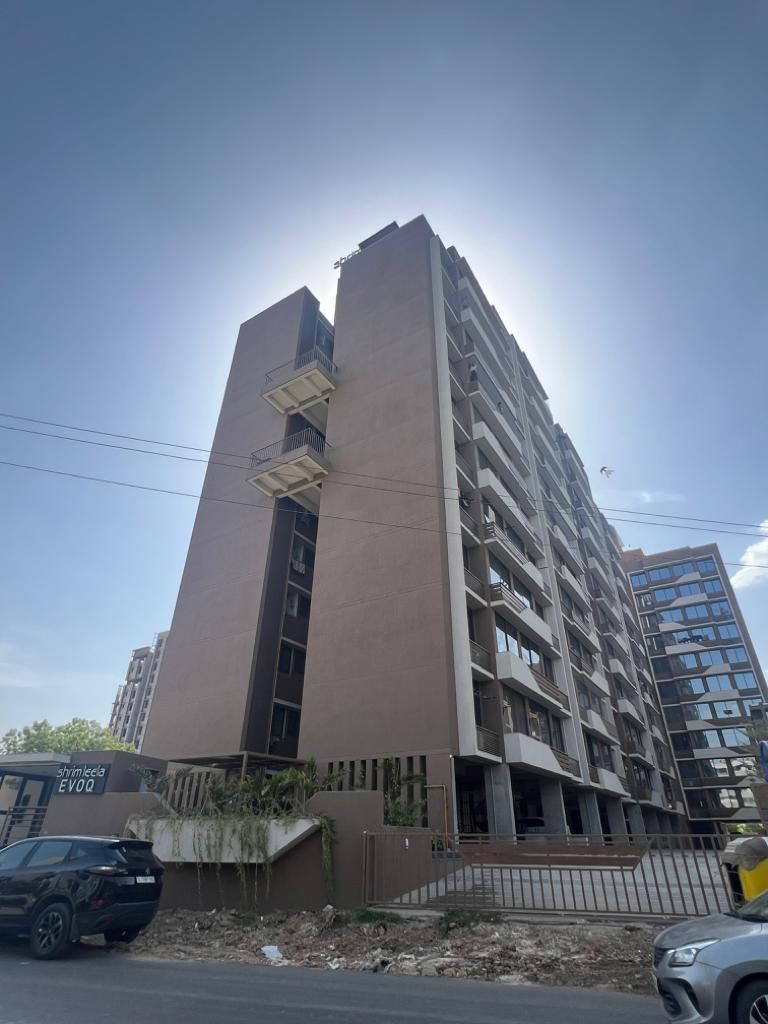 3 BHK 1872 Sq.FT Residential Flat for Rent in Science City Road Ahmedabad