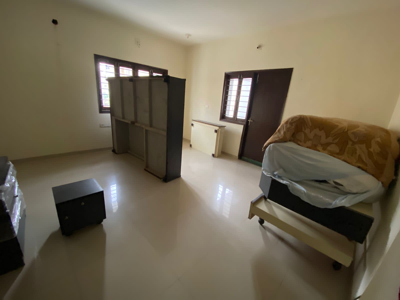 4 BHK 450 Sq.YRD Residential Bunglow for Rent in Sola Ahmedabad - Media 8