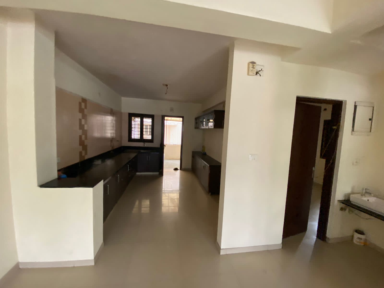 4 BHK 450 Sq.YRD Residential Bunglow for Rent in Sola Ahmedabad - Media 5