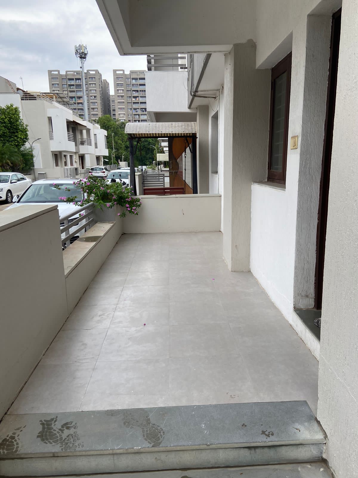 4 BHK 450 Sq.YRD Residential Bunglow for Rent in Sola Ahmedabad
