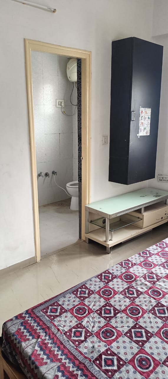 3 BHK 1842 Sq.FT Residential Flat for Rent in Sola Ahmedabad - Media 2