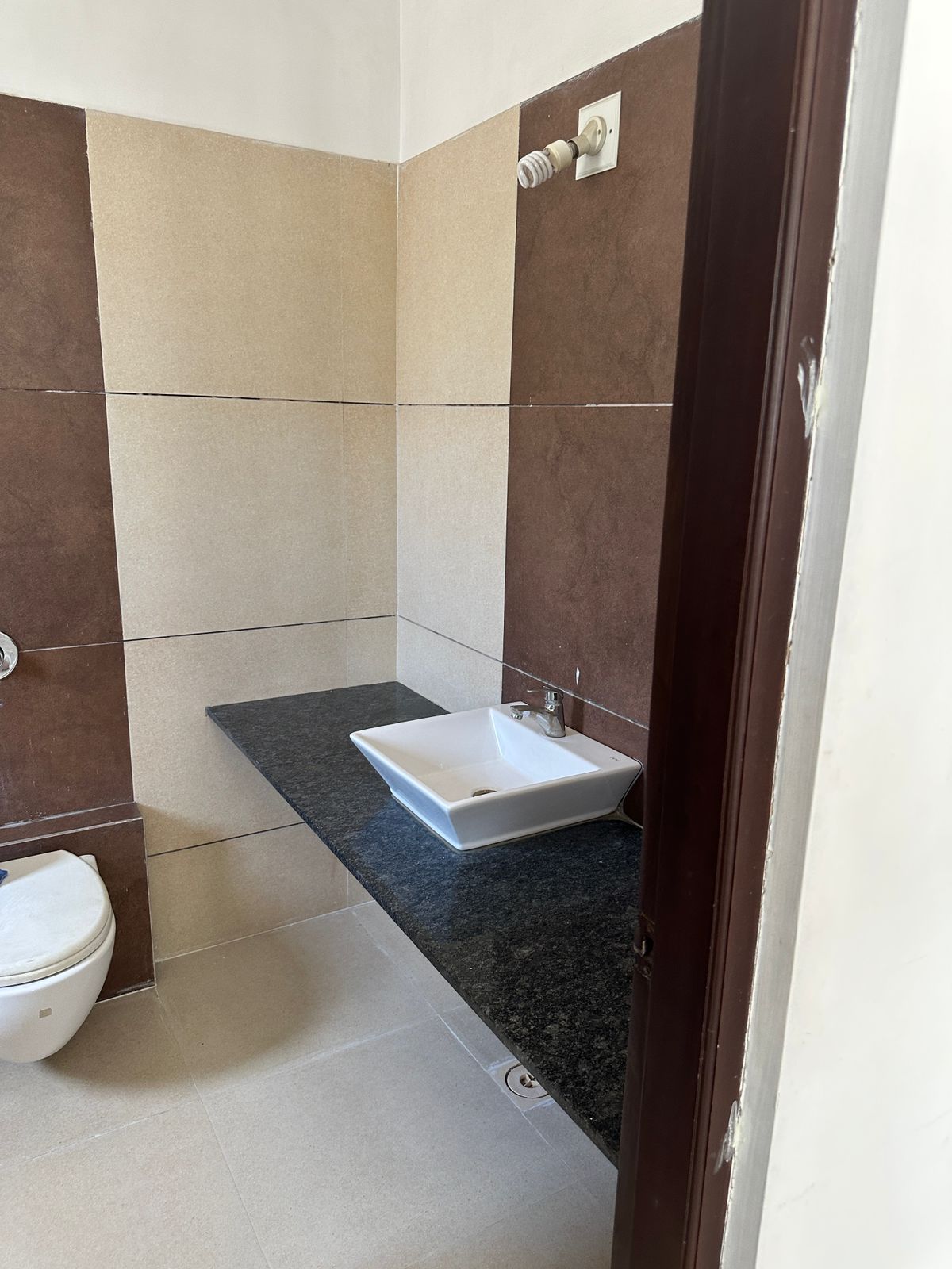 5 BHK 800 Sq.YRD Residential Bunglow for Rent in Thaltej Ahmedabad - Media 5