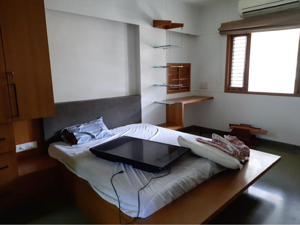 4 BHK 3500 Sq.FT Residential Flat for Rent in Bodakdev Ahmedabad - Media 4