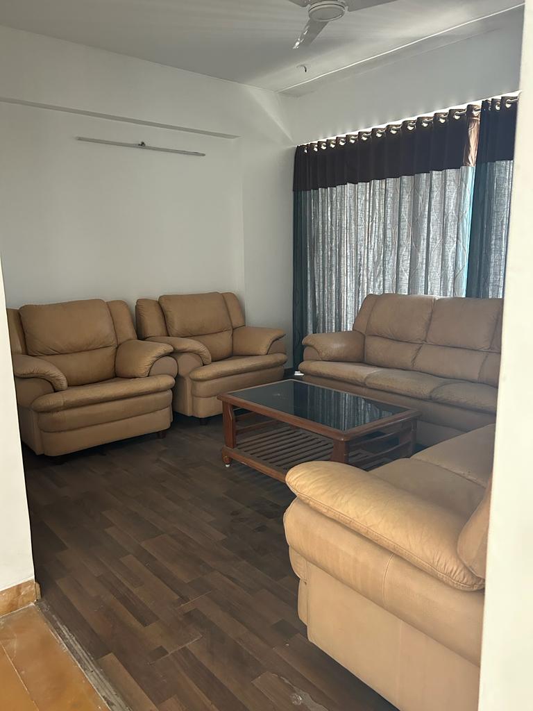 4 BHK 3500 Sq.FT Residential Flat for Rent in Prahladnagar Ahmedabad - Media 3