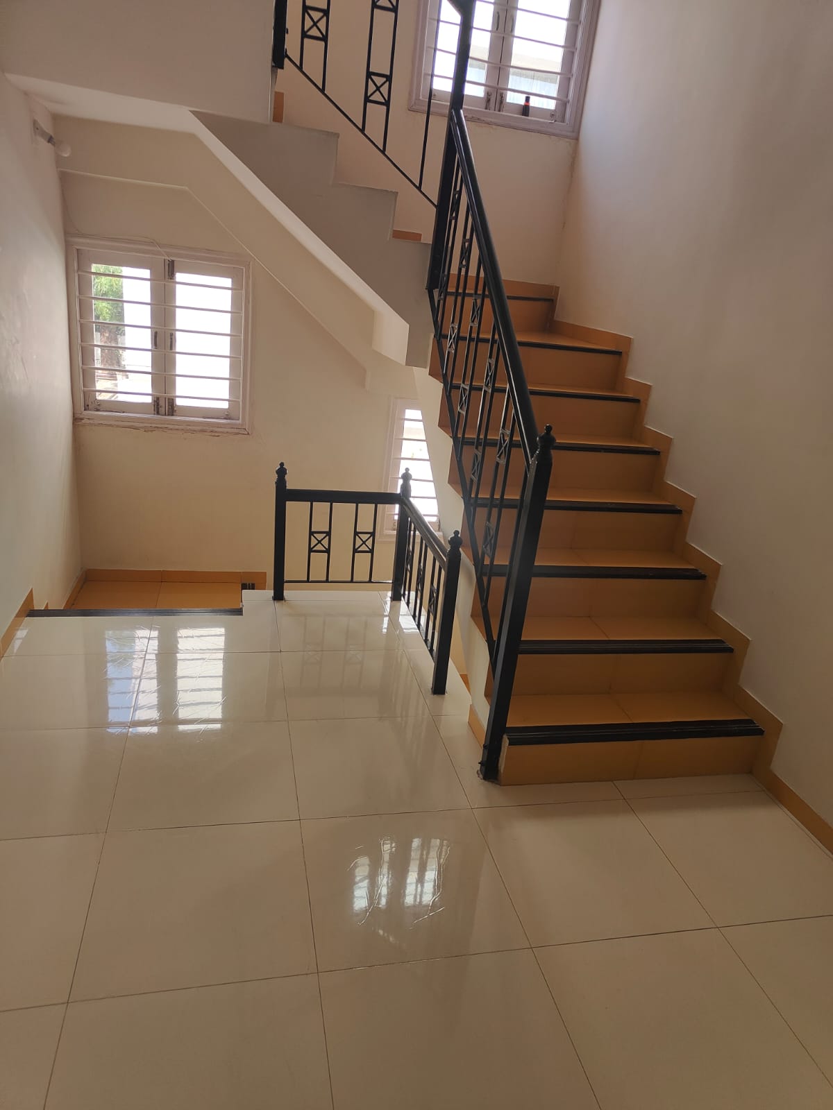 3 BHK 2250 Sq.FT Residential Bunglow for Rent in Prahladnagar Ahmedabad