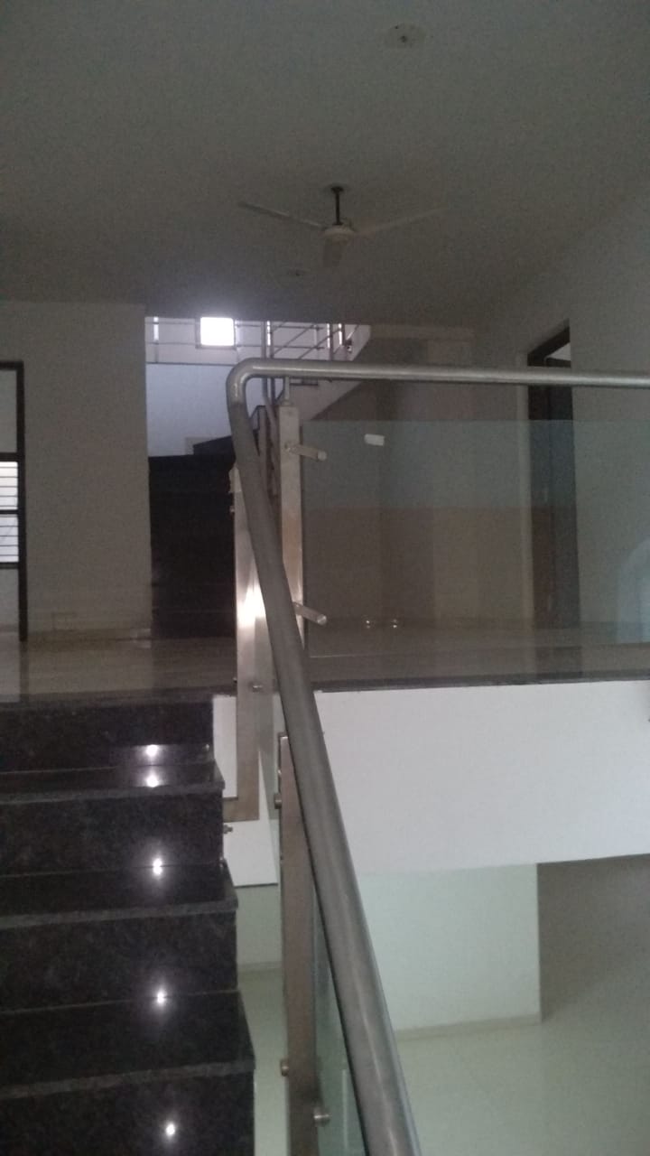 5 BHK 5166 Sq.FT Residential Bunglow for Rent in Thaltej Ahmedabad - Media 7