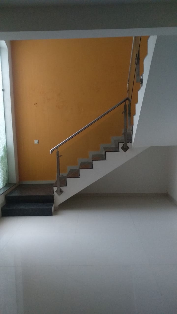 5 BHK 5166 Sq.FT Residential Bunglow for Rent in Thaltej Ahmedabad - Media 8