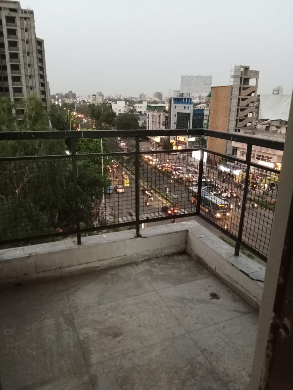 3 BHK 2000 Sq.FT Residential Flat for Rent in Ambawadi Ahmedabad - Media 2