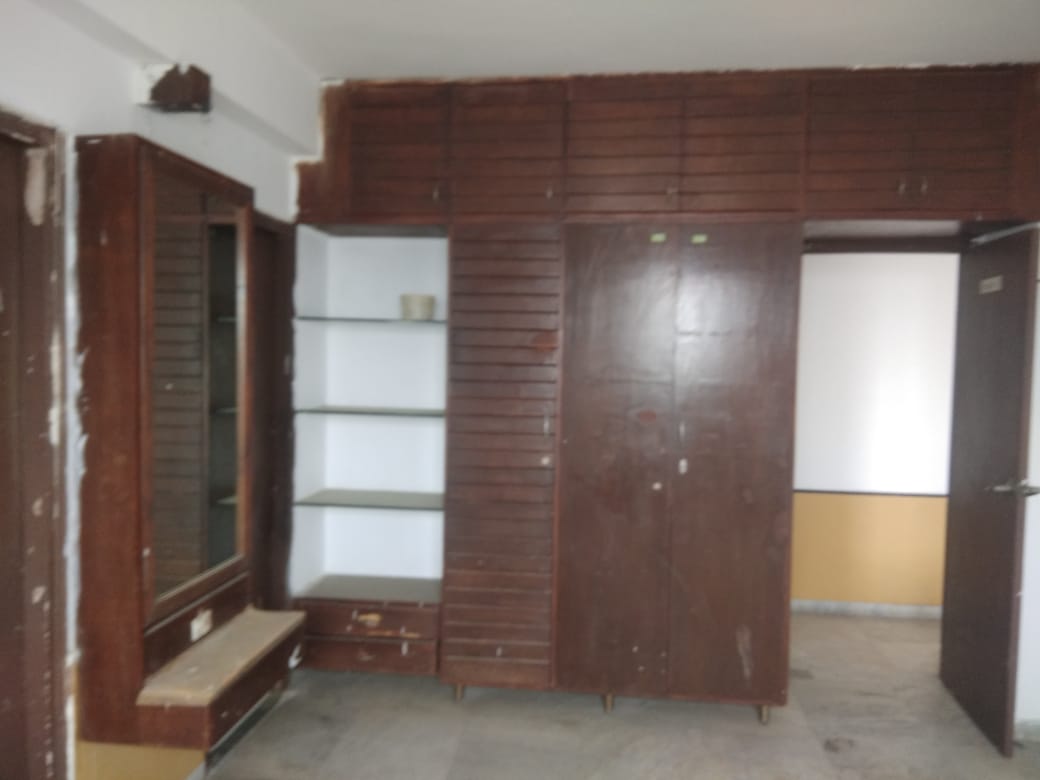3 BHK 2000 Sq.FT Residential Flat for Rent in Ambawadi Ahmedabad - Media 9