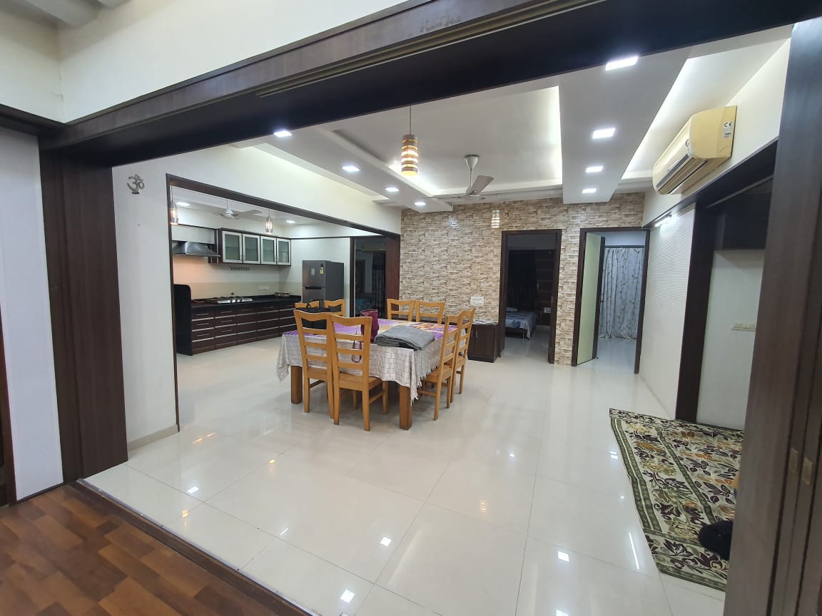 4 BHK 3080 Sq.FT Residential Flat for Rent in Shivranjani Ahmedabad - Media 15