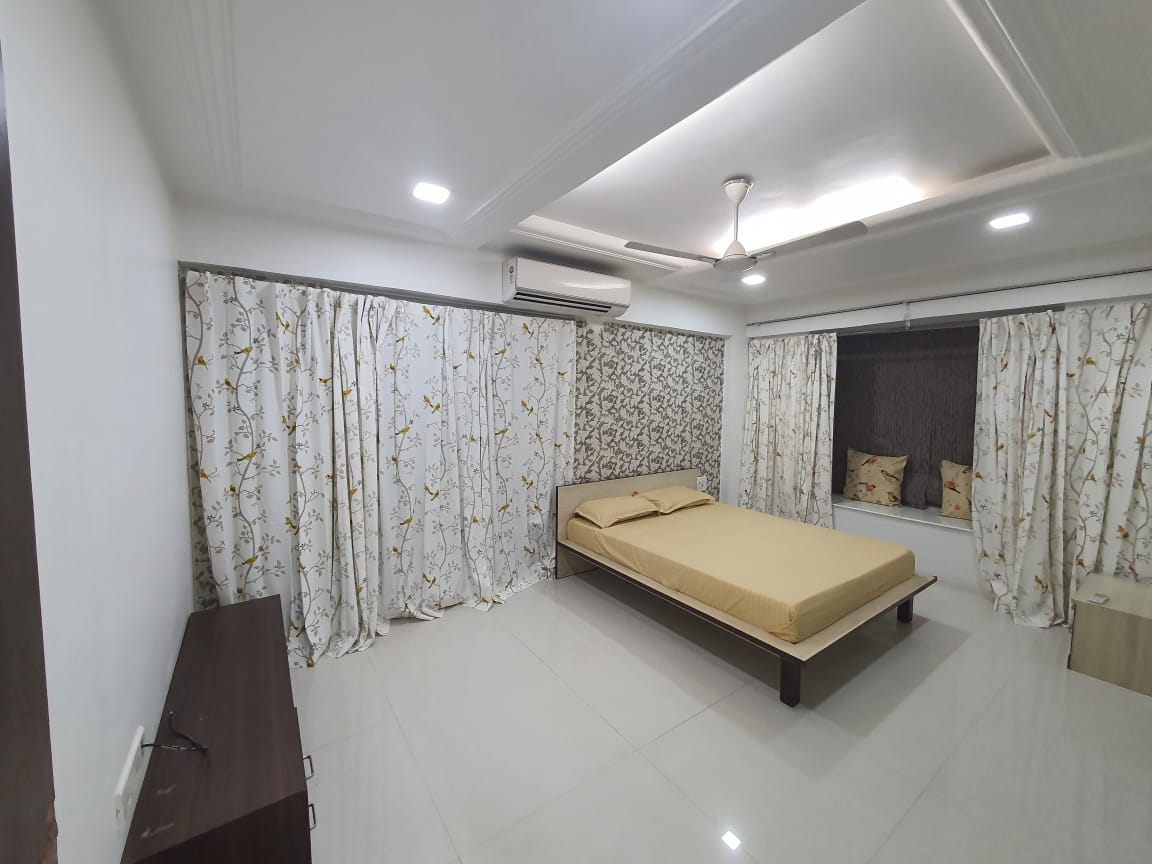 4 BHK 3080 Sq.FT Residential Flat for Rent in Shivranjani Ahmedabad - Media 11