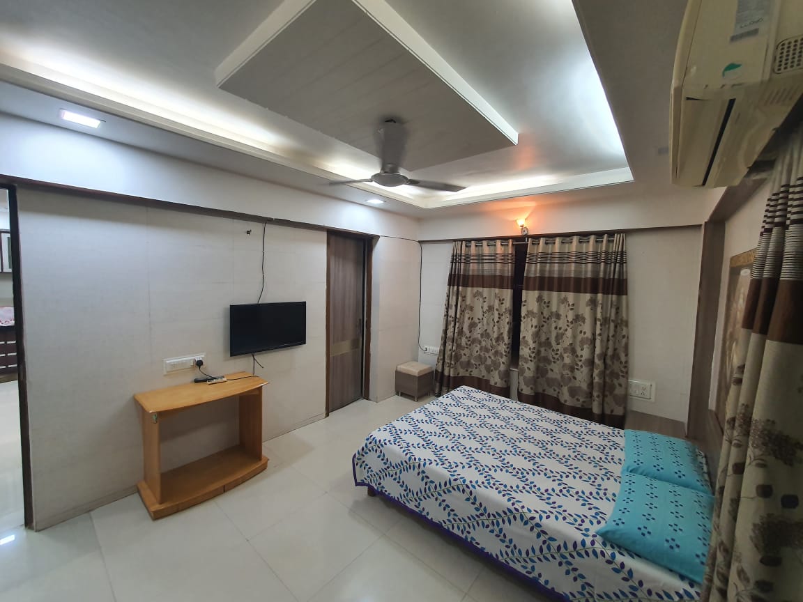 4 BHK 3080 Sq.FT Residential Flat for Rent in Shivranjani Ahmedabad - Media 12