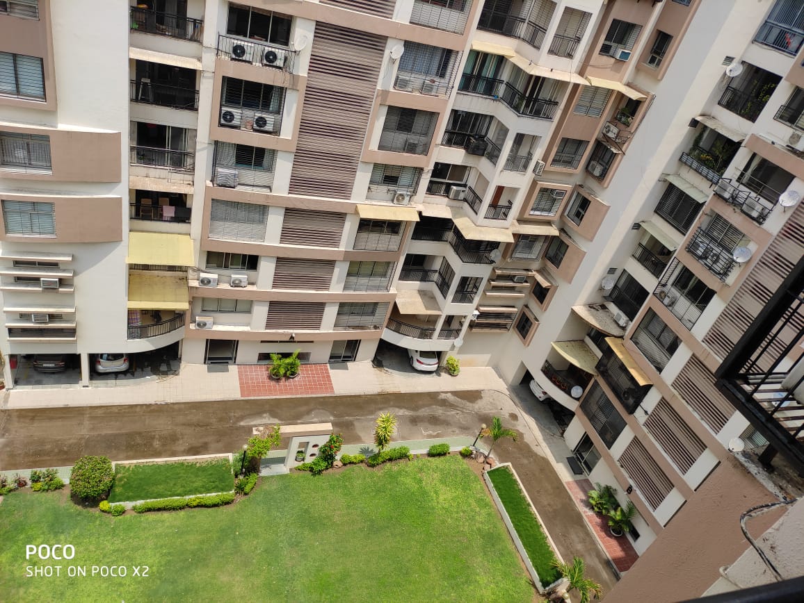 4 BHK 3080 Sq.FT Residential Flat for Rent in Shivranjani Ahmedabad - Media 9