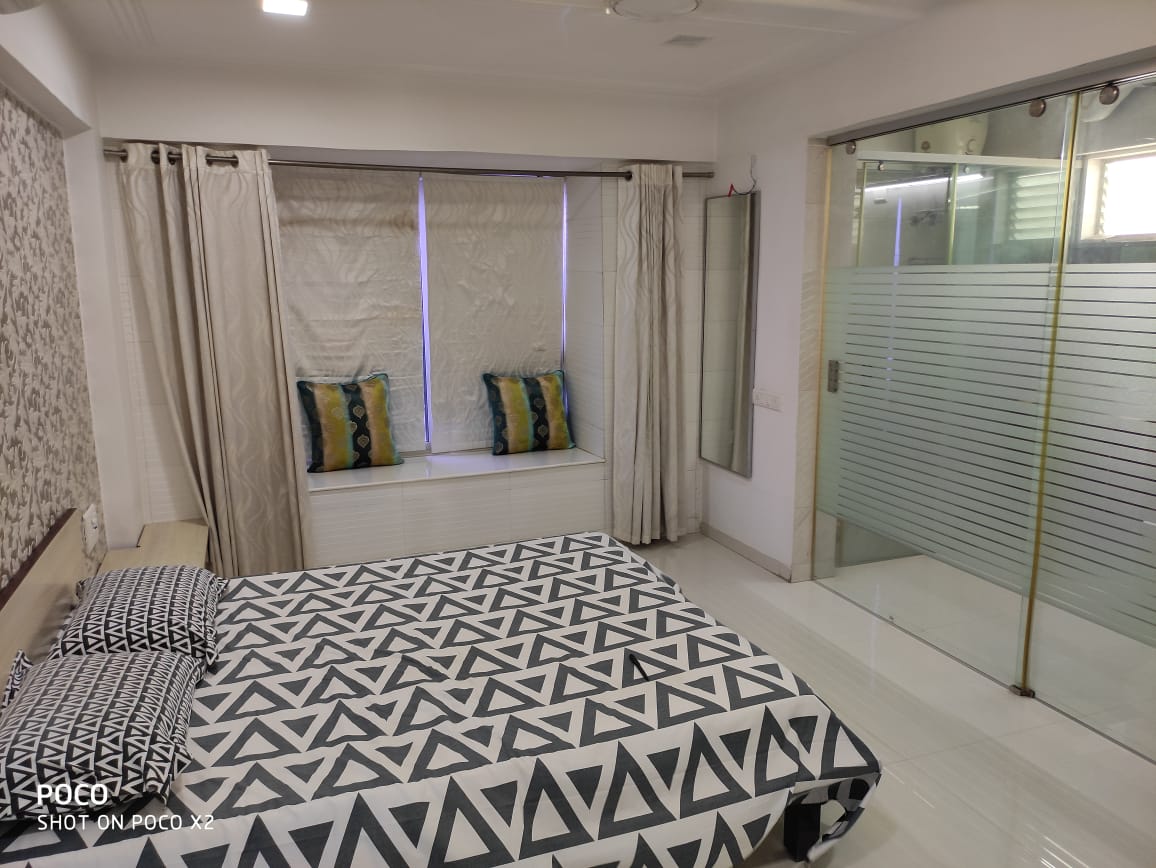 4 BHK 3080 Sq.FT Residential Flat for Rent in Shivranjani Ahmedabad - Media 20