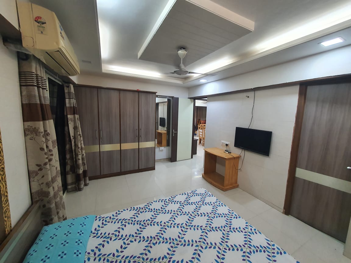 4 BHK 3080 Sq.FT Residential Flat for Rent in Shivranjani Ahmedabad - Media 19