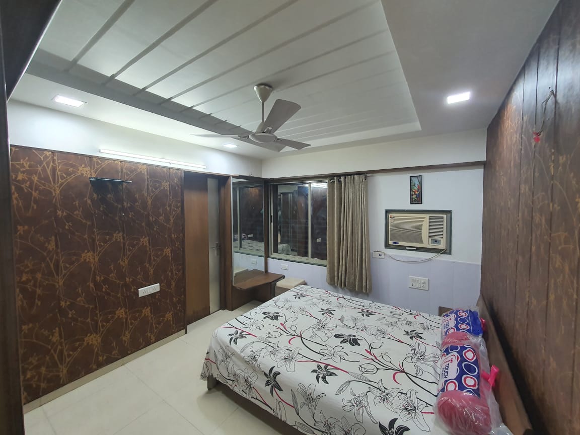4 BHK 3080 Sq.FT Residential Flat for Rent in Shivranjani Ahmedabad - Media 13