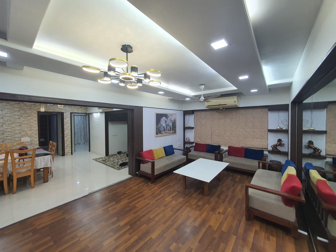 4 BHK 3080 Sq.FT Residential Flat for Rent in Shivranjani Ahmedabad - Media 8
