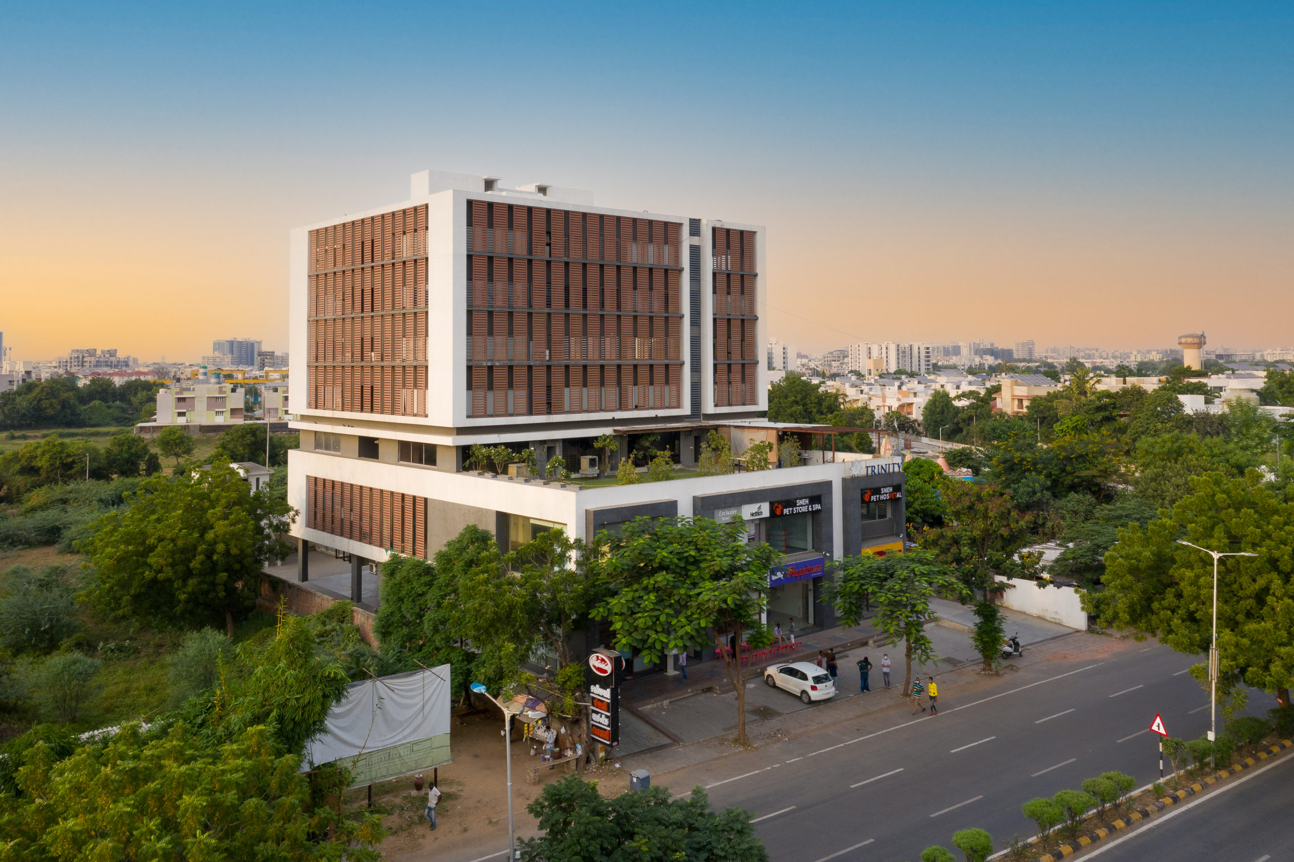 2158 Sq.FT Showroom First Floor for Rent in Thaltej Ahmedabad