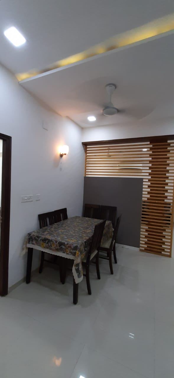 3 BHK 1850 Sq.FT Residential Flat for Rent in Thaltej Ahmedabad - Media 2
