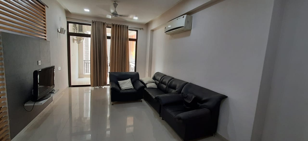 3 BHK 1850 Sq.FT Residential Flat for Rent in Thaltej Ahmedabad - Media 16
