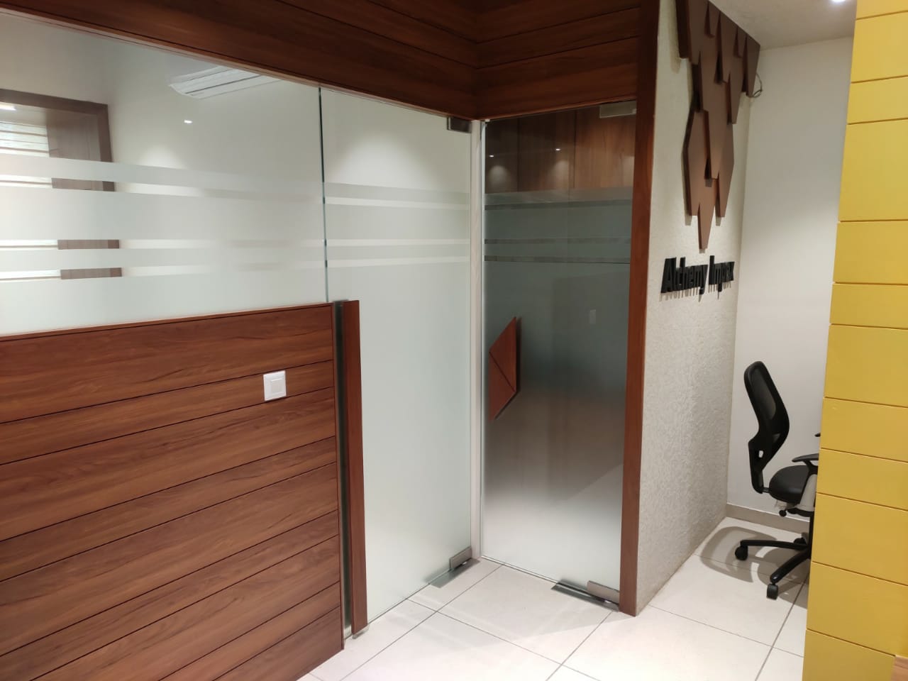 800 Sq.FT Commercial Office for Rent in Science City Road Ahmedabad - Media 5
