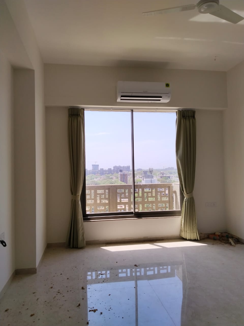 4 BHK 3000 Sq.FT Residential Flat for Rent in Thaltej Ahmedabad - Media 2