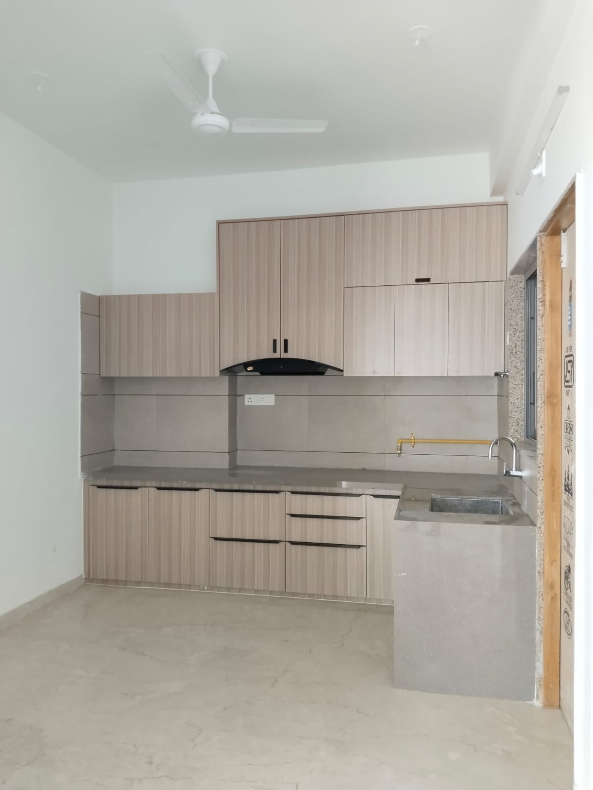 4 BHK 3000 Sq.FT Residential Flat for Rent in Thaltej Ahmedabad - Media 5