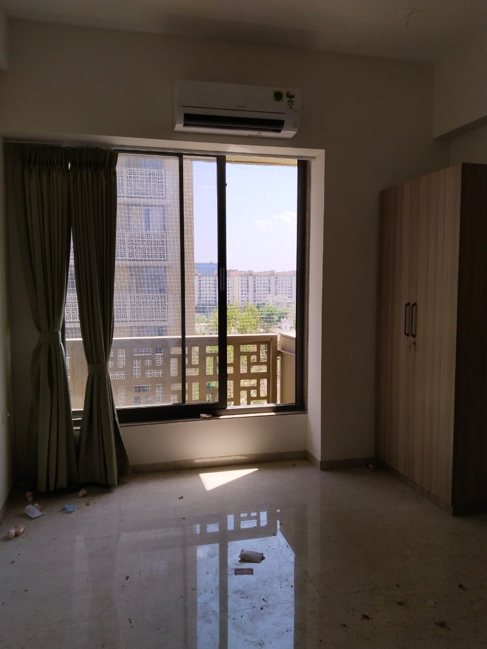 4 BHK 3000 Sq.FT Residential Flat for Rent in Thaltej Ahmedabad