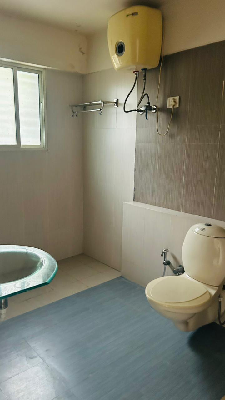 4 BHK 3510 Sq.FT Residential Flat for Rent in Prahladnagar Ahmedabad - Media 7