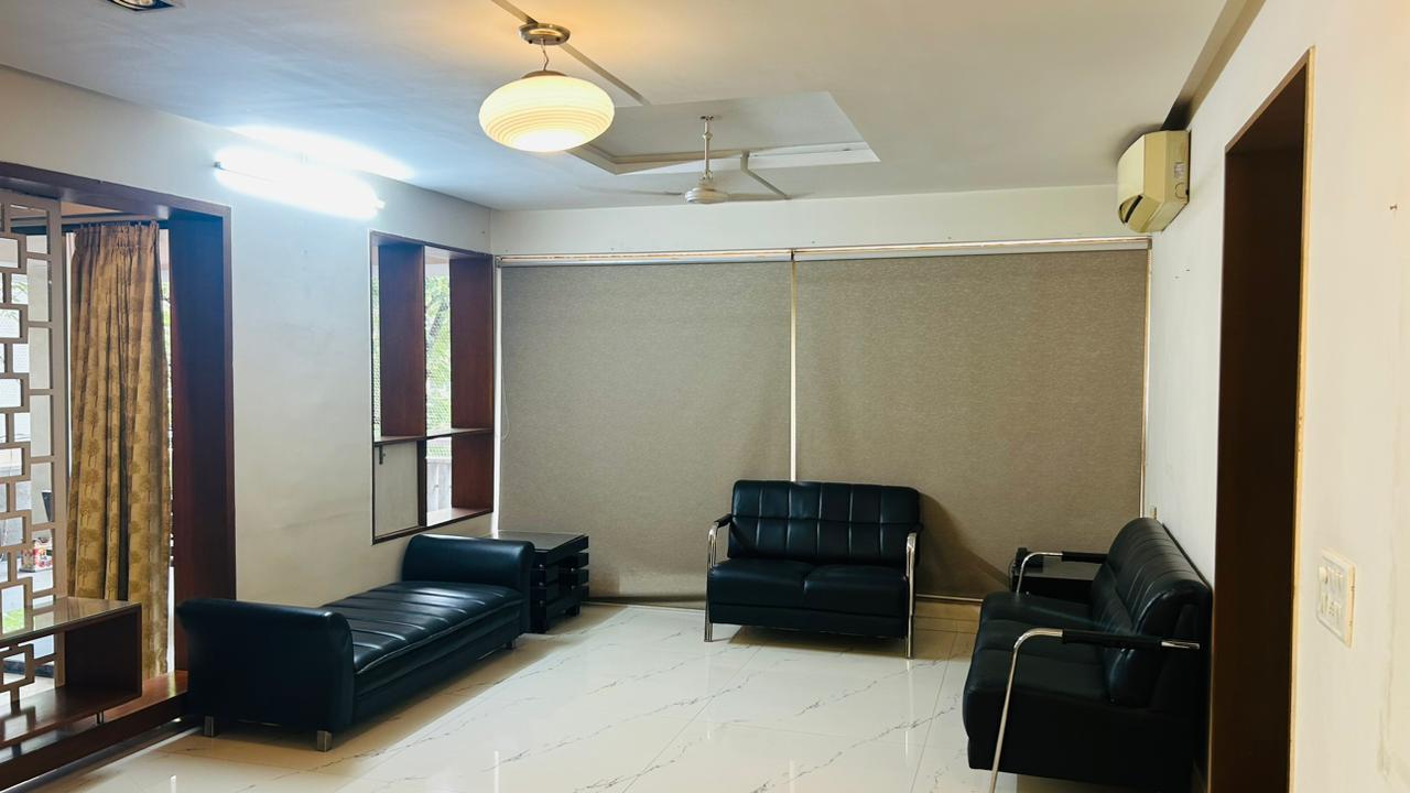 4 BHK 3510 Sq.FT Residential Flat for Rent in Prahladnagar Ahmedabad - Media 9