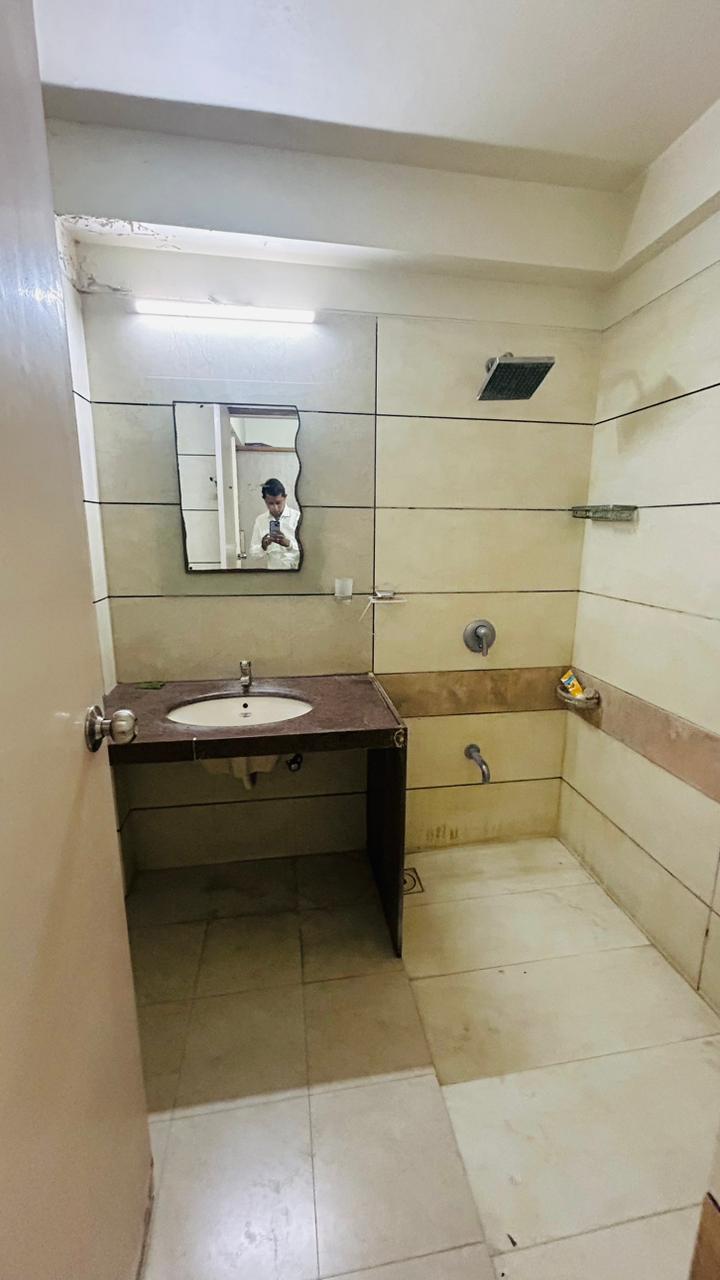 4 BHK 3510 Sq.FT Residential Flat for Rent in Prahladnagar Ahmedabad - Media 16