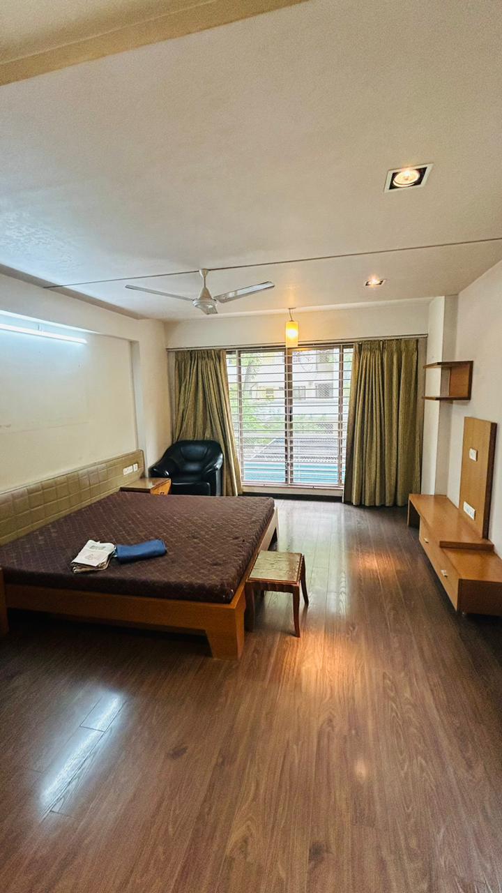 4 BHK 3510 Sq.FT Residential Flat for Rent in Prahladnagar Ahmedabad - Media 18