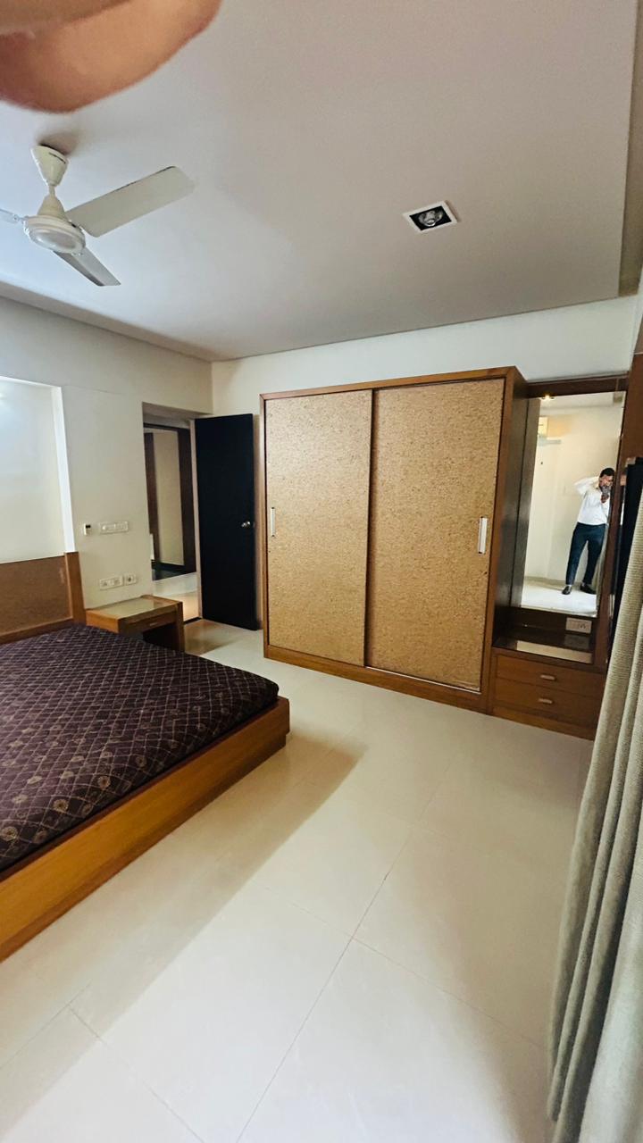 4 BHK 3510 Sq.FT Residential Flat for Rent in Prahladnagar Ahmedabad - Media 20