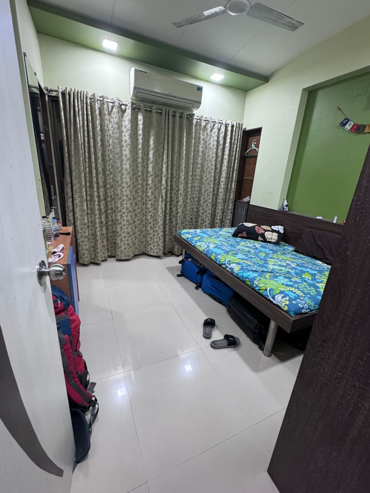 3 BHK 1800 Sq.FT Residential Flat for Rent in Thaltej Ahmedabad - Media 7
